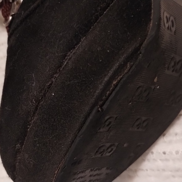 Boots - Picture 4 of 5